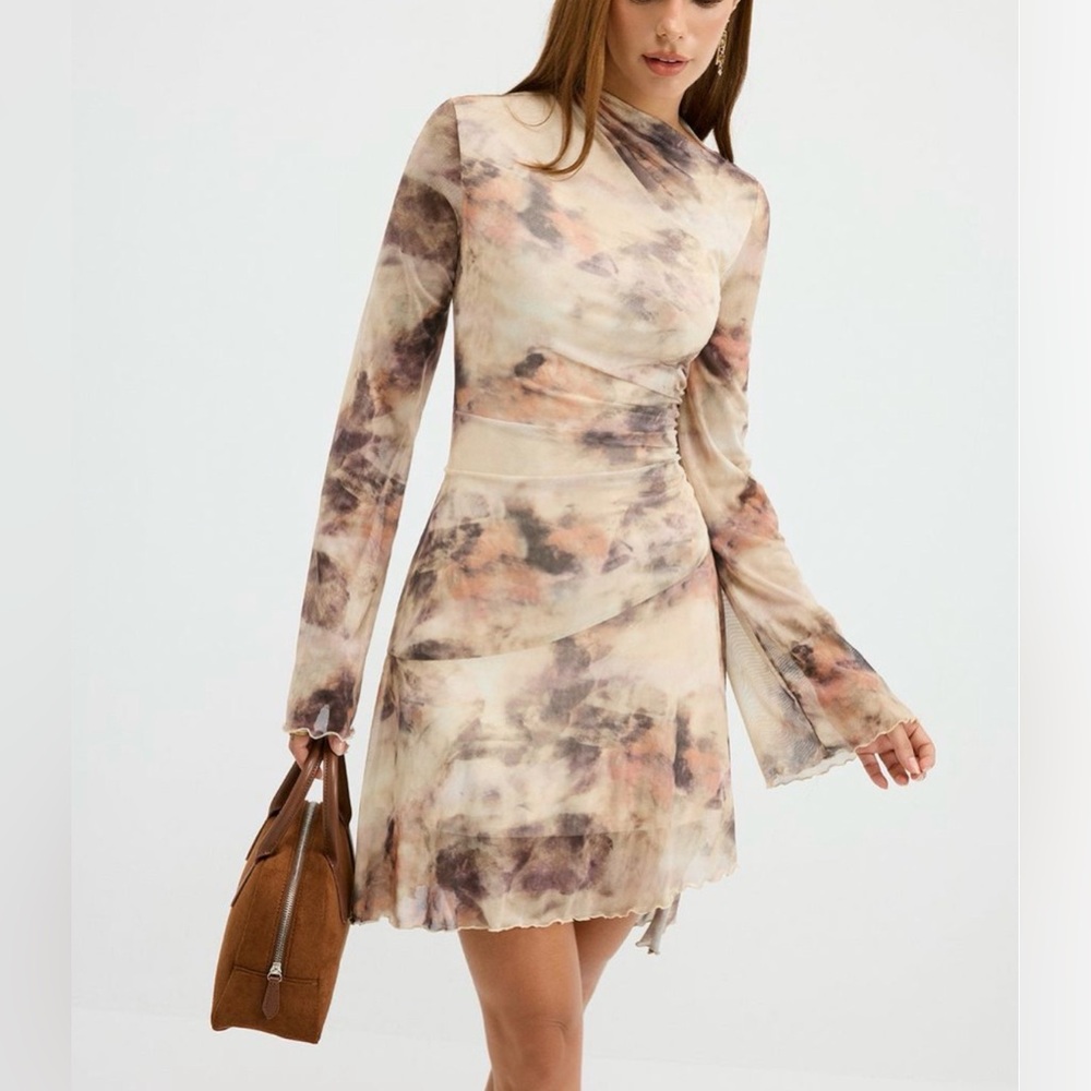 Commense Tie-Dye Print Flared Sleeve Ruched Mini Dress
Color: Multicolor